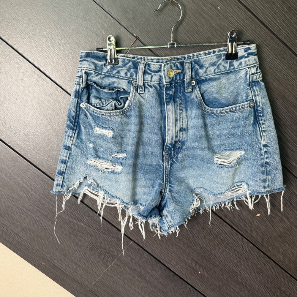 Forever 21 Women's Retro High Rise Distressed Denim Shorts Size 28 Cutoff Blue